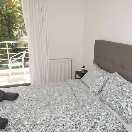 Bright 2br In Palaio Faliro- アパート *