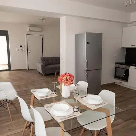Apartment Bright 2br In Palaio Faliro-